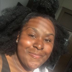 Meet your Posher, Kendra